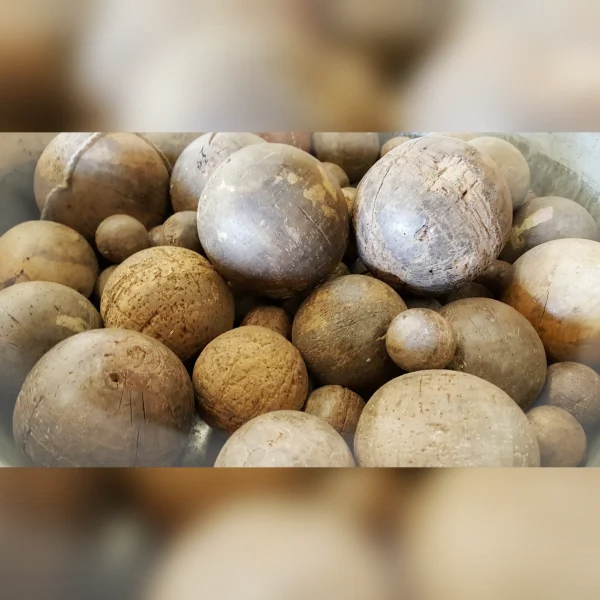 A20Beautiful20Bowl20Holds20a20Set20of20Handmade20Wooden20Balls - ANTIQUITIESWAREHOUSES