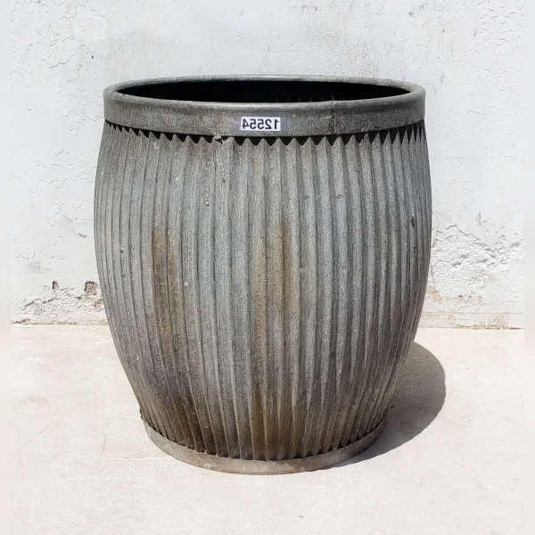 A20Comfortable20Ribbed20Bathtub20with20a20Gentle20English20Style - ANTIQUITIESWAREHOUSES
