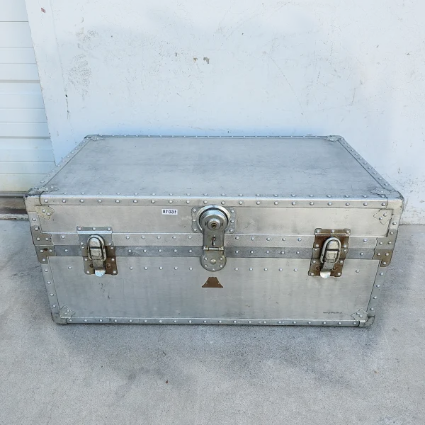 A20Vintage20Aluminum20Travel20Trunk20That20Is20Both20Light20and20LongLasting A20Vintage20Aluminum20Travel20Trunk20That20Is20Both20Light20and20LongLasting - ANTIQUITIESWAREHOUSES