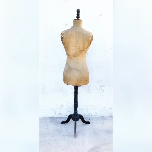 Antique20Sewing20Mannequin20in20the20Style20of20a20Master20Tailor - ANTIQUITIESWAREHOUSES