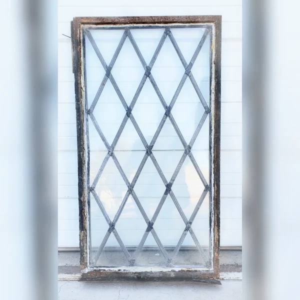 Beautiful20Rectangular20Window20with20Diamond20Panes - ANTIQUITIESWAREHOUSES