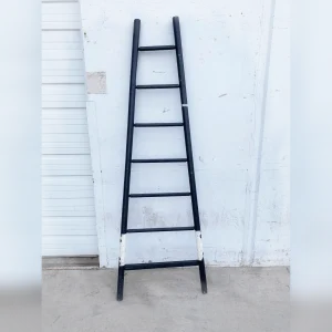 Beautiful20Wooden20Ladder20in20the20French20Style - ANTIQUITIESWAREHOUSES