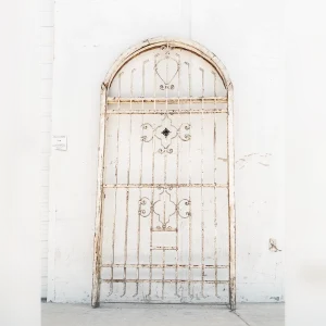 Chic20Arched20Window20Screen20Made20of20Metal20and20Wood - ANTIQUITIESWAREHOUSES
