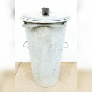 CommercialScale20Zinc20Trash20Can20with20Locking20Lid - ANTIQUITIESWAREHOUSES