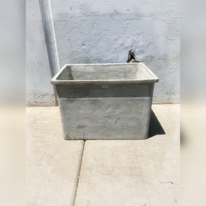 Concrete20Square20Planter20with20a20Modern20Belgian20Design - ANTIQUITIESWAREHOUSES