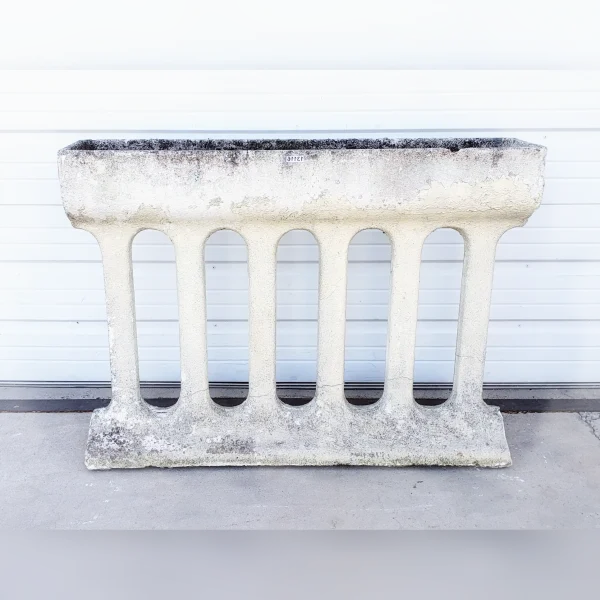 Contemporary20Patio20Planter20with20Railing20for20Concrete20Areas - ANTIQUITIESWAREHOUSES