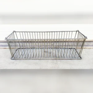 Contemporary20Wire20Basket20with20a20Rectangular20Shape - ANTIQUITIESWAREHOUSES