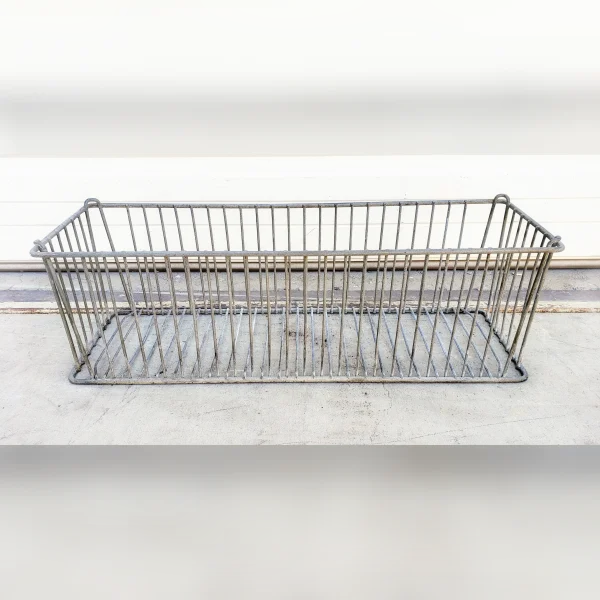 Contemporary20Wire20Basket20with20a20Rectangular20Shape - ANTIQUITIESWAREHOUSES