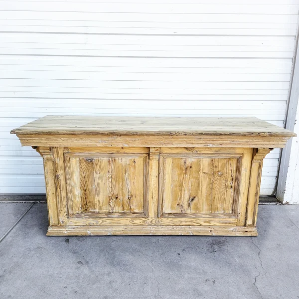 Countertop20in20a20Rustic20Wooden20Shop20with20a20Lovely20Island20Design Countertop20in20a20Rustic20Wooden20Shop20with20a20Lovely20Island20Design - ANTIQUITIESWAREHOUSES