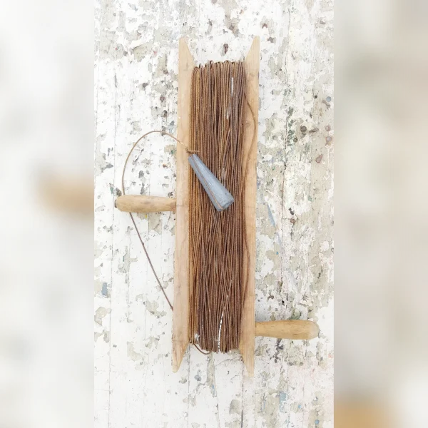 Decorative20and20longlasting20rustic20Masons20twine20on20a20wooden20spool - ANTIQUITIESWAREHOUSES