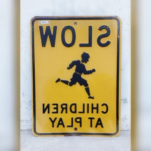 Durable20Metal20Sign20Warns20Children20Not20to20Play20Fast - ANTIQUITIESWAREHOUSES