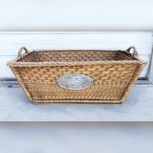 Elegant20French20Market20Basket20in20a20Rectangular20Shape20with20a20Custom20Plaque - ANTIQUITIESWAREHOUSES