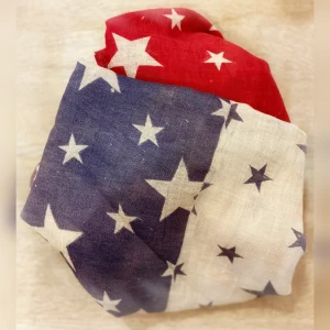 Fabric20with20American20Flags20and20Stars20in20Red20White20and20Blue - ANTIQUITIESWAREHOUSES