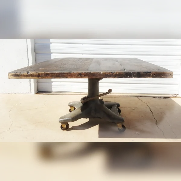 HeightAdjustable20Hydraulic20Lift20Table20with20a20Robust20Base - ANTIQUITIESWAREHOUSES