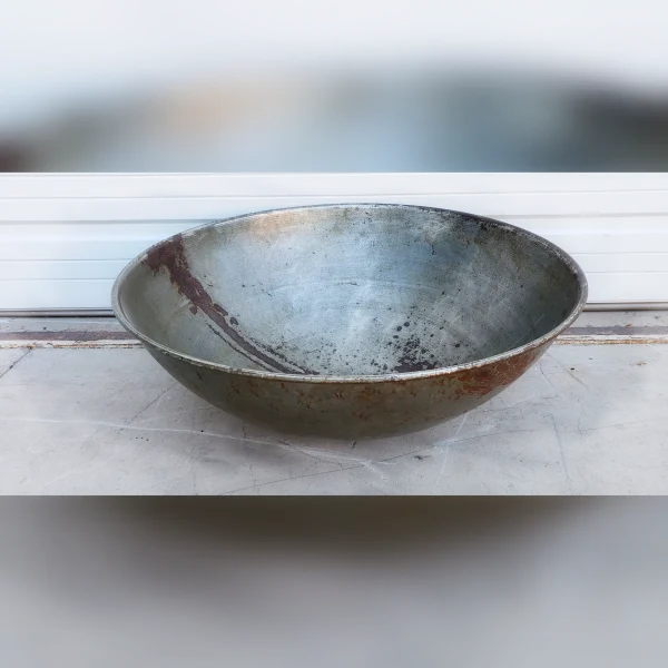 Huge20LongLasting20Metal20Bowl20for20All20Your20Mixing20Needs - ANTIQUITIESWAREHOUSES