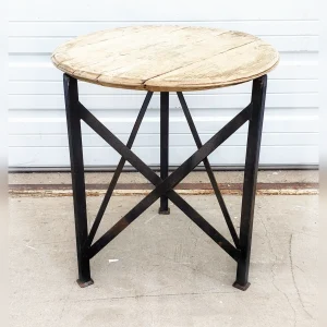 Repurposed20Whiskey20Barrel20End20Table2020A20Touch20of20Rustic20Elegance - ANTIQUITIESWAREHOUSES