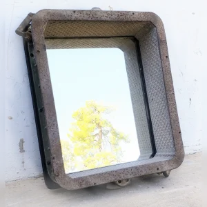 Rustic20Square20Mirror20with20a20Repurposed20Wooden20Frame - ANTIQUITIESWAREHOUSES
