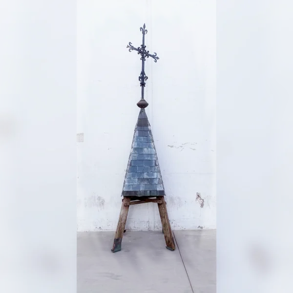 Spire20in20the20Gothic20style20with20a20decorative20top - ANTIQUITIESWAREHOUSES