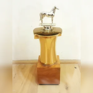 Stunning20Equestrian20Award20for20Victors - ANTIQUITIESWAREHOUSES