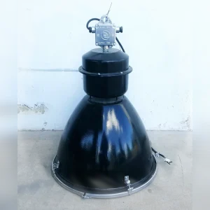 Stylish20Industrial20Pendant20Light20in20Black20for20Contemporary20Interiors - ANTIQUITIESWAREHOUSES