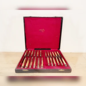 The20French20Chefs20Essential206Piece20Knife20Set - ANTIQUITIESWAREHOUSES