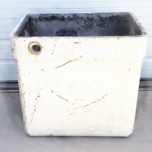 The20Willy20Guhl20Planter20is20a20Contemporary20Piece20with20a20Sleek20Modern20Shape - ANTIQUITIESWAREHOUSES