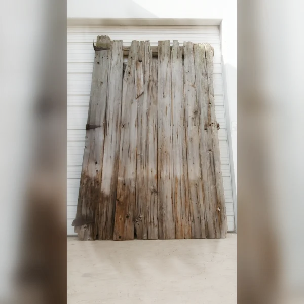 Traditional20Barn20Door20Made20from20Reclaimed20Wood - ANTIQUITIESWAREHOUSES